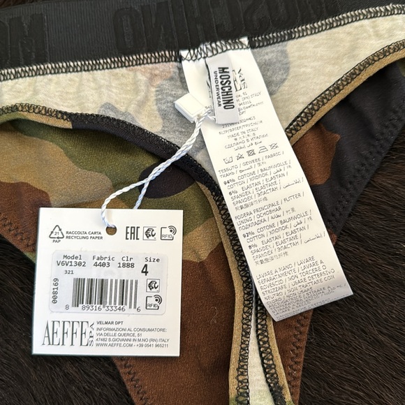 Moshino - Picture 12 of 12